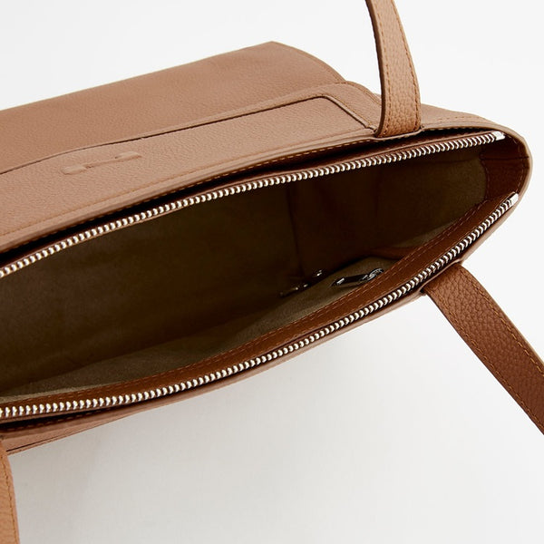 NAT - 2408 MADELEINE