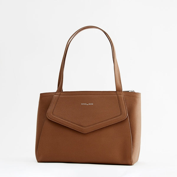 NAT - 2408 MADELEINE