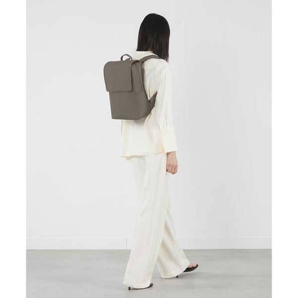 LOST IN BERLIN 2.0 - Square 15" laptoprugzak